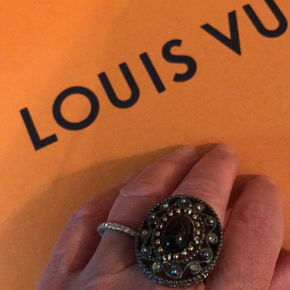 NWT Black & Crystal stone ring 🎉
